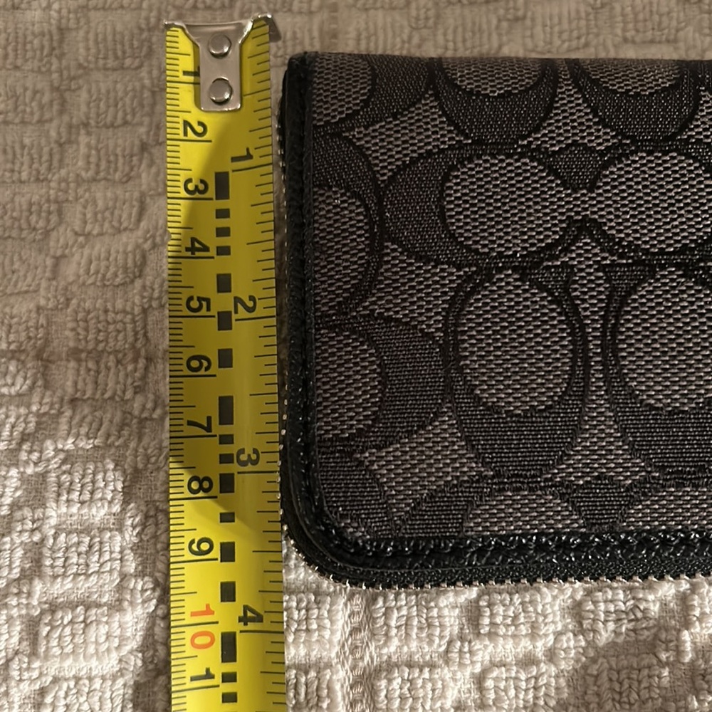 Coach zipper wallet - Picture 3 of 12